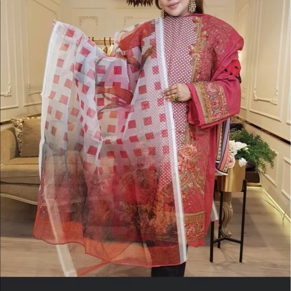 Pakistani brand new 3 picec full embroidery dress size medium to large - Picture 6 of 8